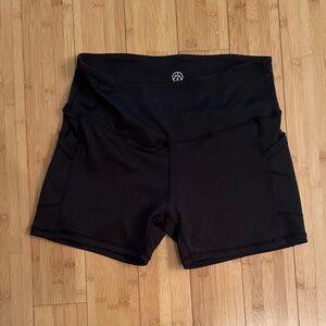High-Waist Black Women's Bike Shorts with Phone Pockets